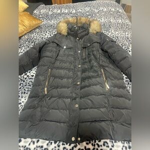 Michael Kor’s Women's Faux-Fur-Trim Hooded Puffer Coat. Size 3x. Never Worn.